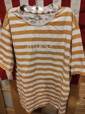 Y2K 00's GUESS Striped Tee in Mustard and White